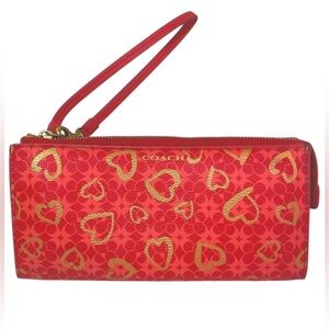 Coach Love Red Leather Clutch Wristlet Wallet Signature Logo Gold Hearts Rare
